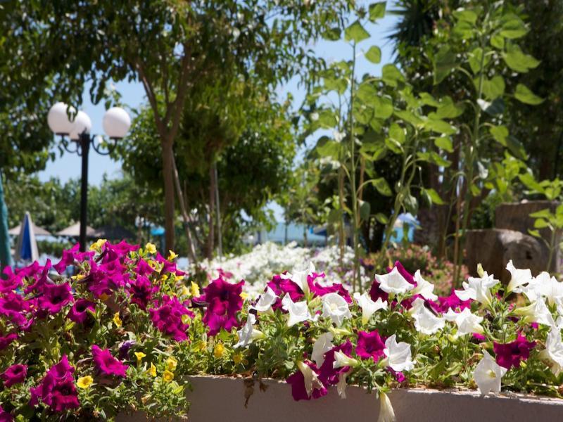 Cooee Corissia Harmony Hotel เยโอริยิอูโปลิส ภายนอก รูปภาพ